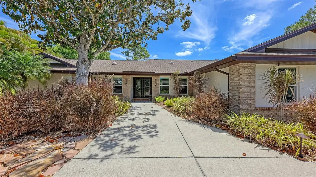 7937 Broadmoor Pines Boulevard Sarasota FL 34243
