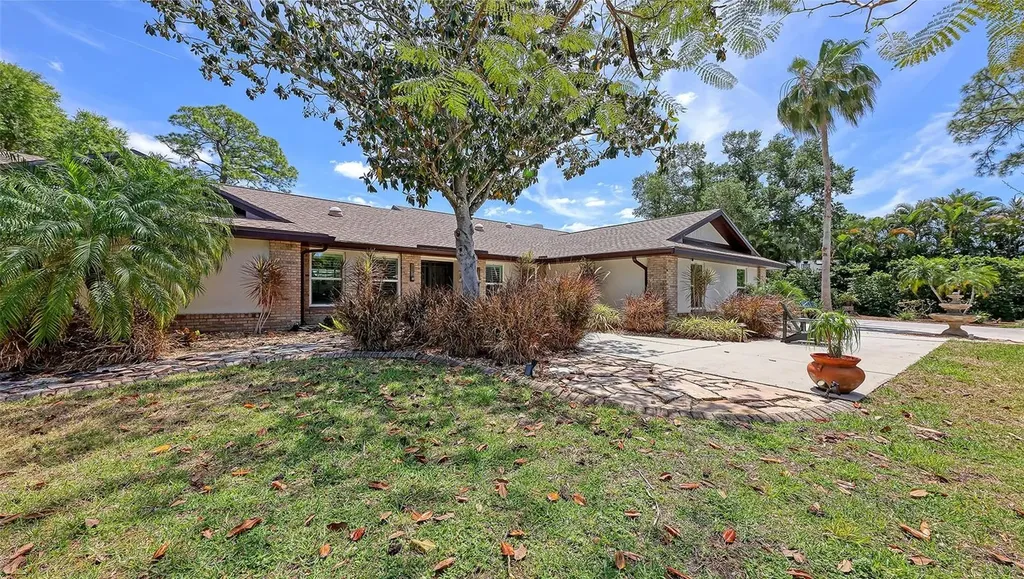 7937 Broadmoor Pines Boulevard Sarasota FL 34243