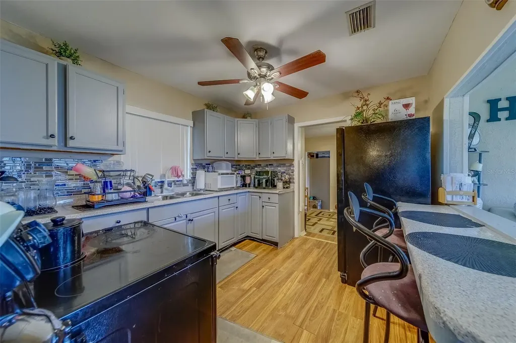 2749 16th Avenue N St Petersburg FL 33713