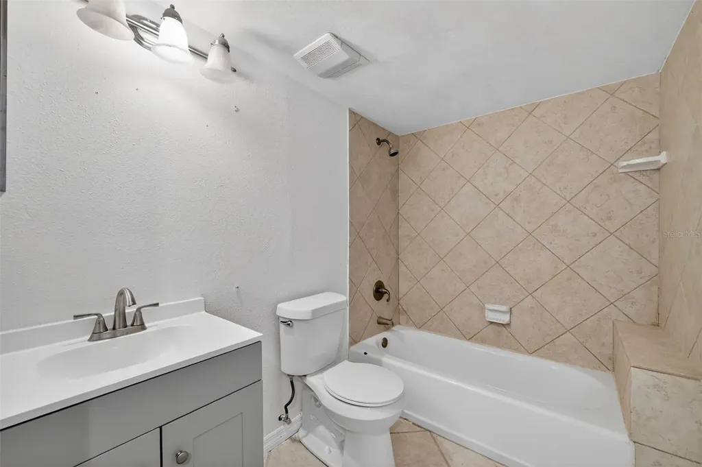 1398 Shady Pine Way Tarpon Springs FL 34688