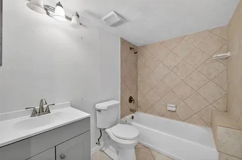 1398 Shady Pine Way Tarpon Springs FL 34688