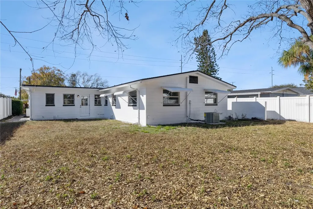 3303 W Leila Avenue Tampa FL 33611