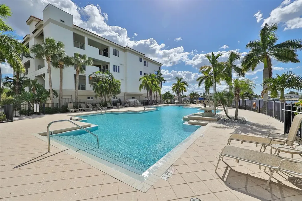 1030 Bellasol Way Apollo Beach FL 33572