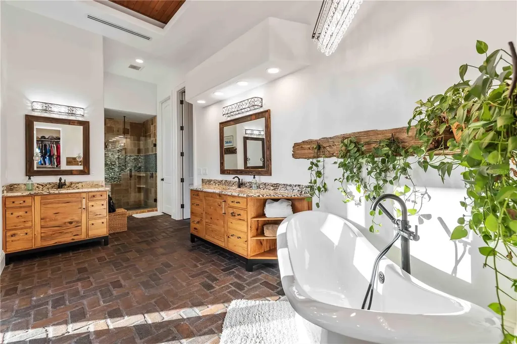 6680 Gulf Of Mexico Drive Longboat Key FL 34228