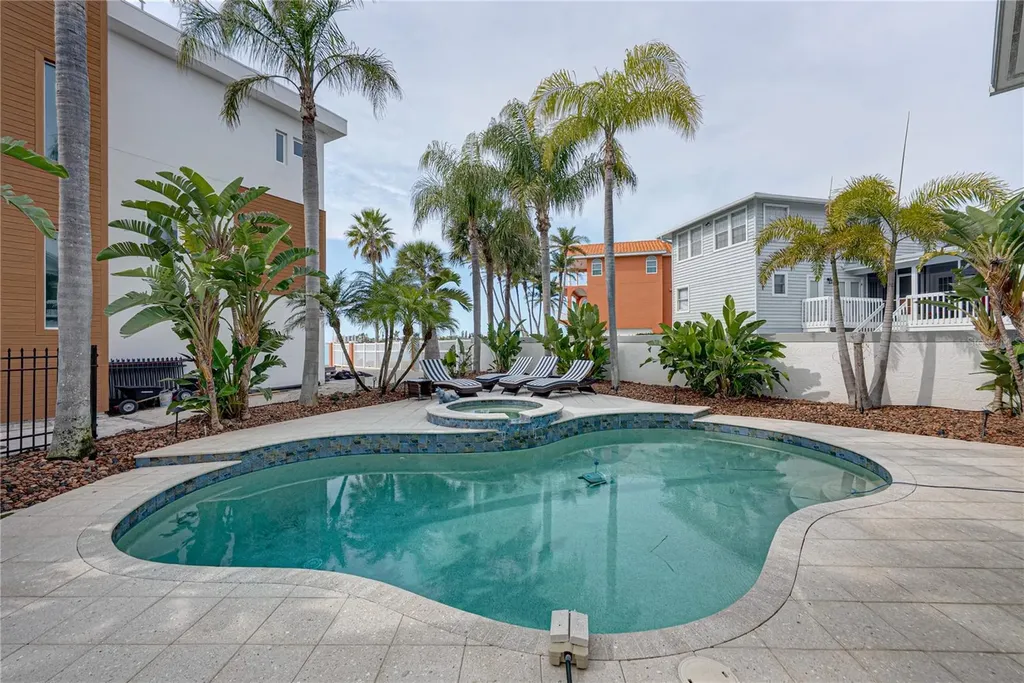 723 Pinta Drive Tierra Verde FL 33715