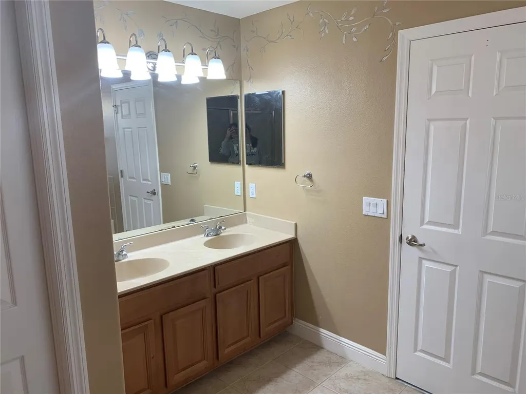 8810 Cameron Crest Drive Tampa FL 33626