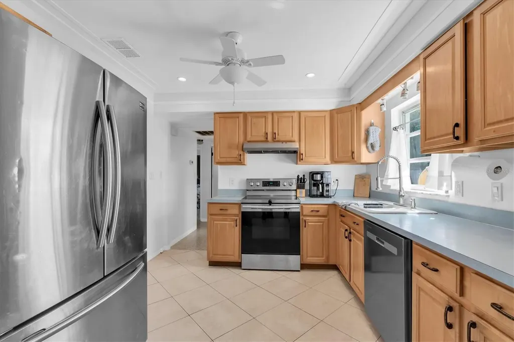 4018 26th Avenue N St Petersburg FL 33713