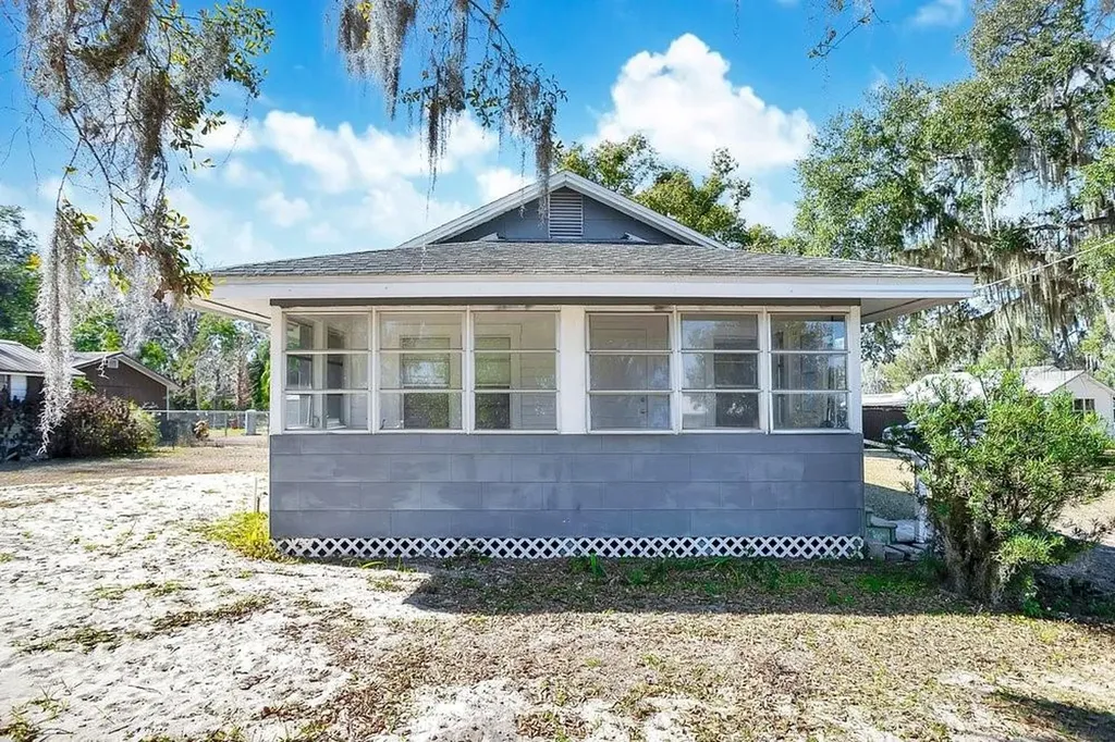 2905 Paul Buchman Highway Plant City FL 33563