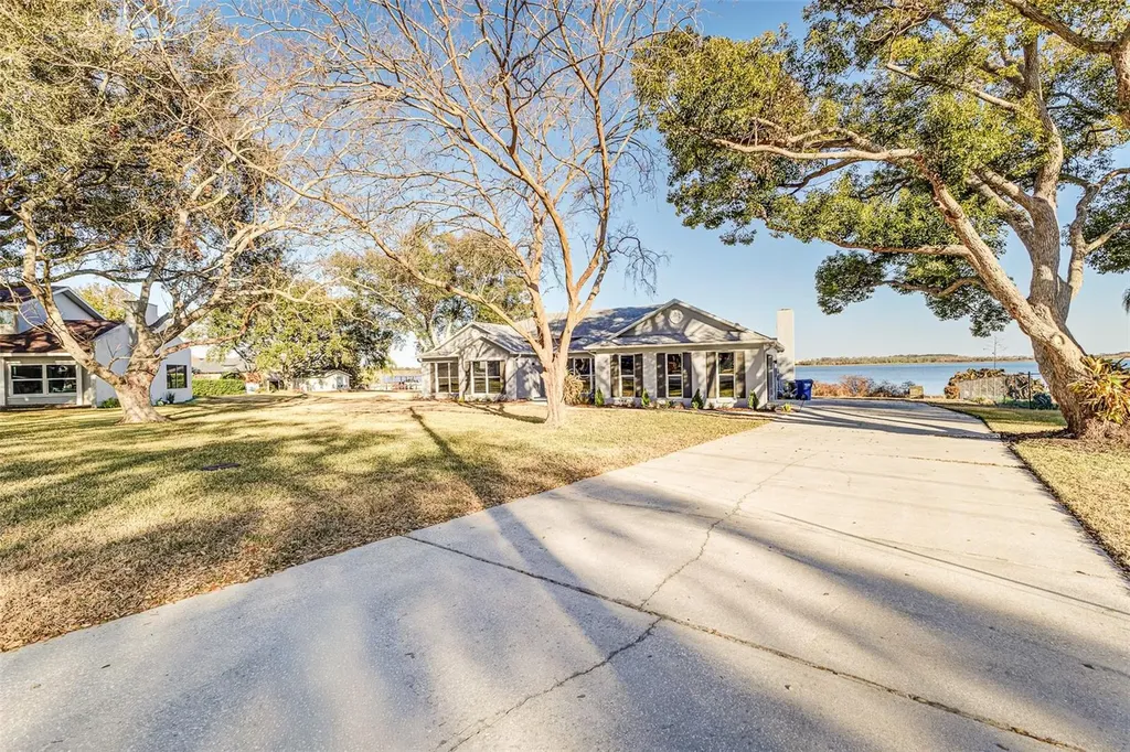 411 Edgewater Drive Polk City FL 33868