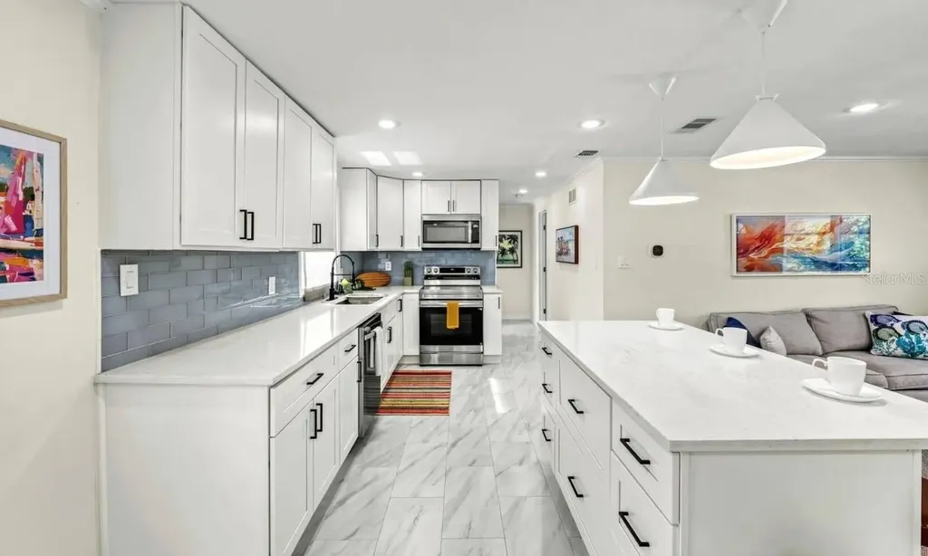 578 Companion Way Longboat Key FL 34228