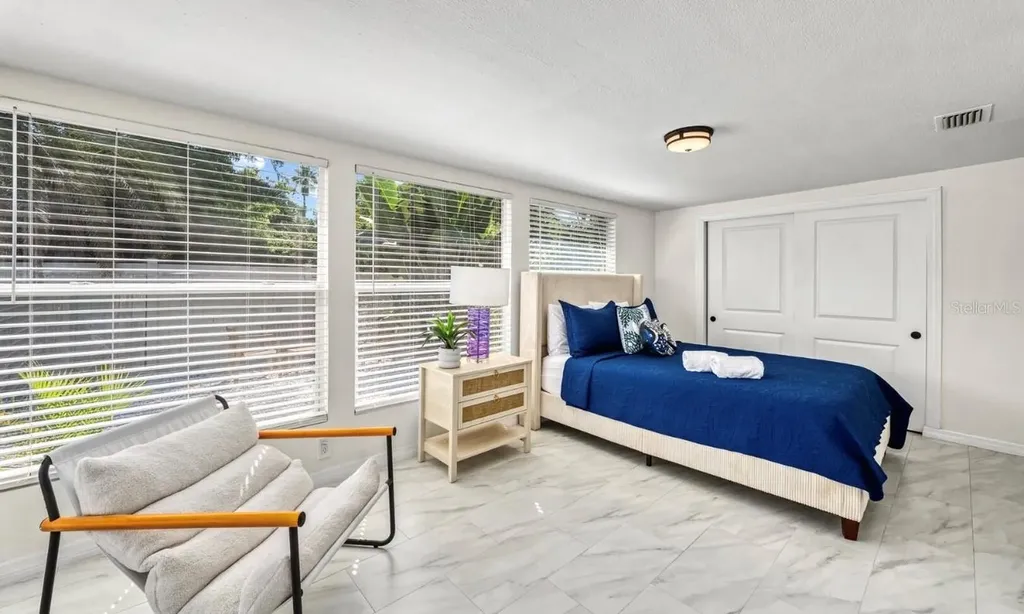 578 Companion Way Longboat Key FL 34228