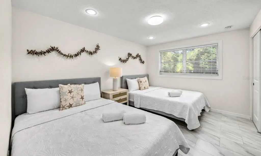 578 Companion Way Longboat Key FL 34228