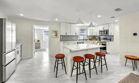 578 Companion Way Longboat Key FL 34228