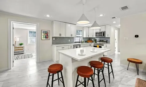 578 Companion Way Longboat Key FL 34228