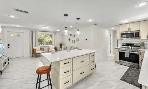 578 Companion Way Longboat Key FL 34228