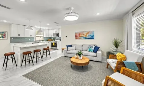 578 Companion Way Longboat Key FL 34228