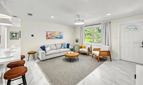578 Companion Way Longboat Key FL 34228