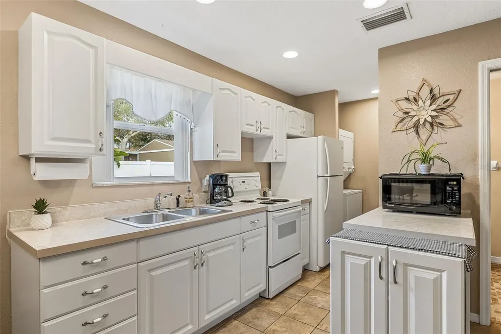1024 Pattison Avenue Sarasota FL 34237