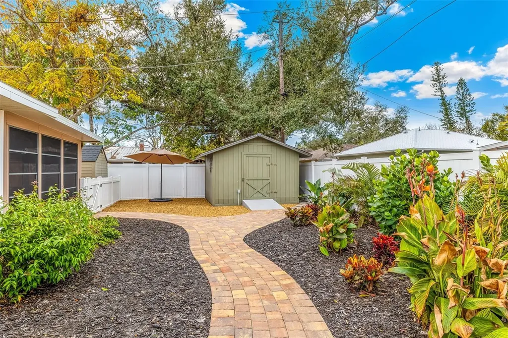 1024 Pattison Avenue Sarasota FL 34237