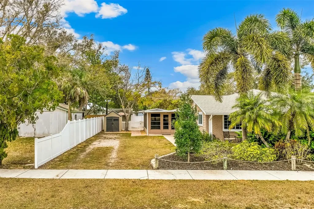 1024 Pattison Avenue Sarasota FL 34237