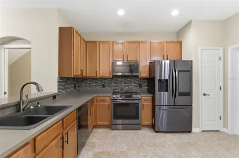 11840 13th Way N St Petersburg FL 33716