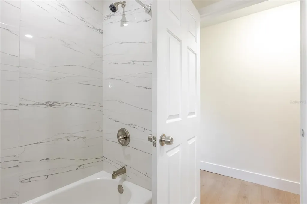 10208 Thicket Point Way Tampa FL 33647