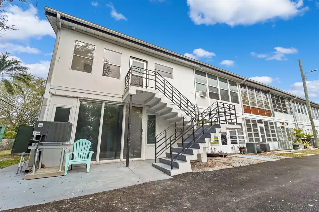 1345 Drew Street Clearwater FL 33755