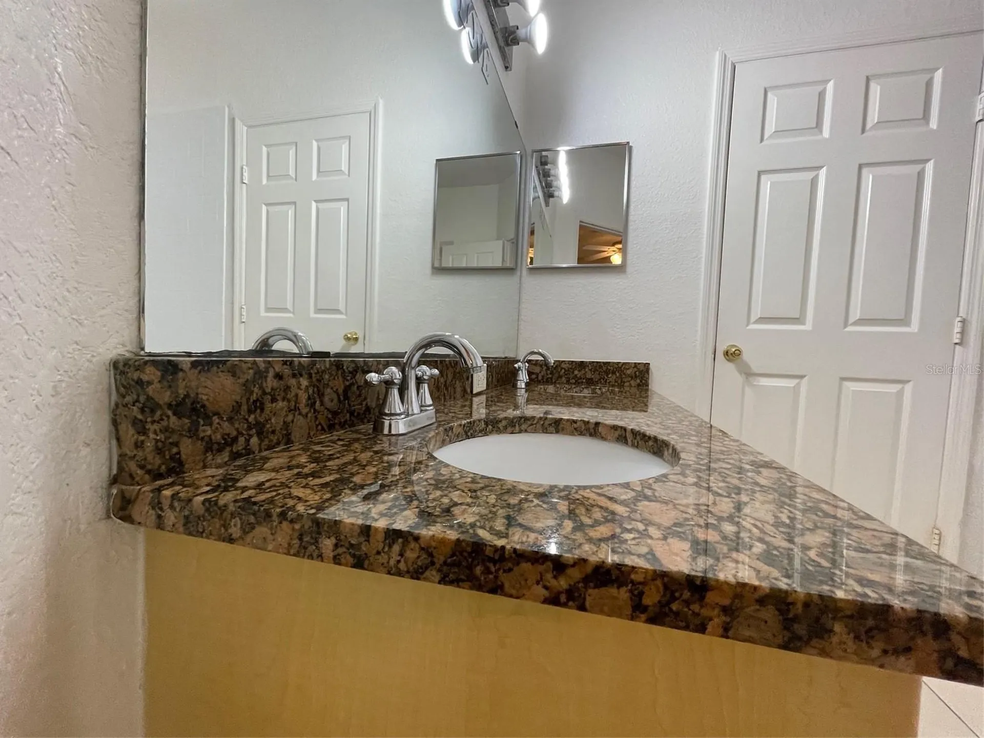3611 Conroy Road Orlando FL 32839
