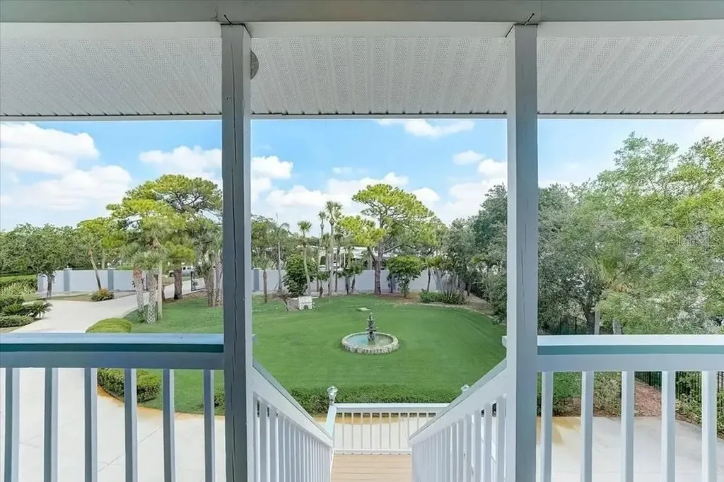 2424 Bay Drive Bradenton FL 34207