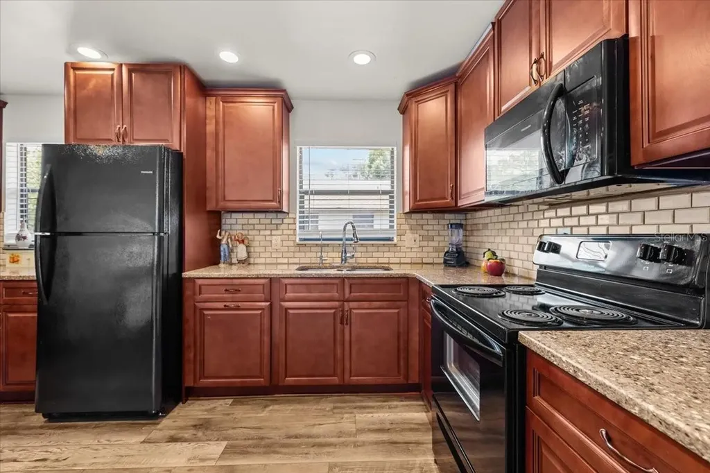 4945 91st Avenue N Pinellas Park FL 33782