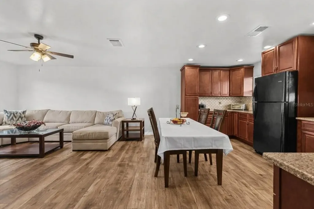4945 91st Avenue N Pinellas Park FL 33782