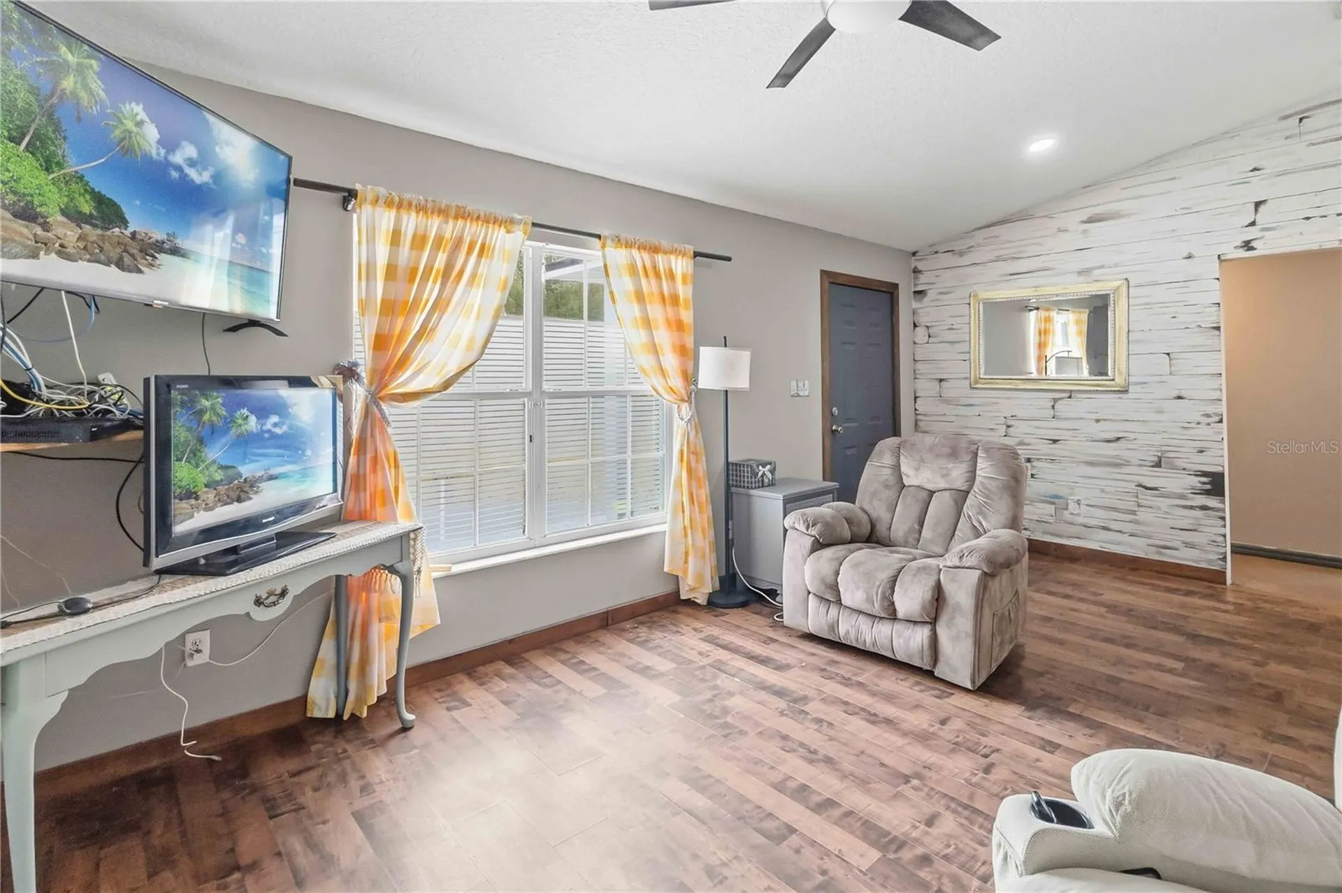 26141 Grassey Sprain Avenue Sorrento FL 32776