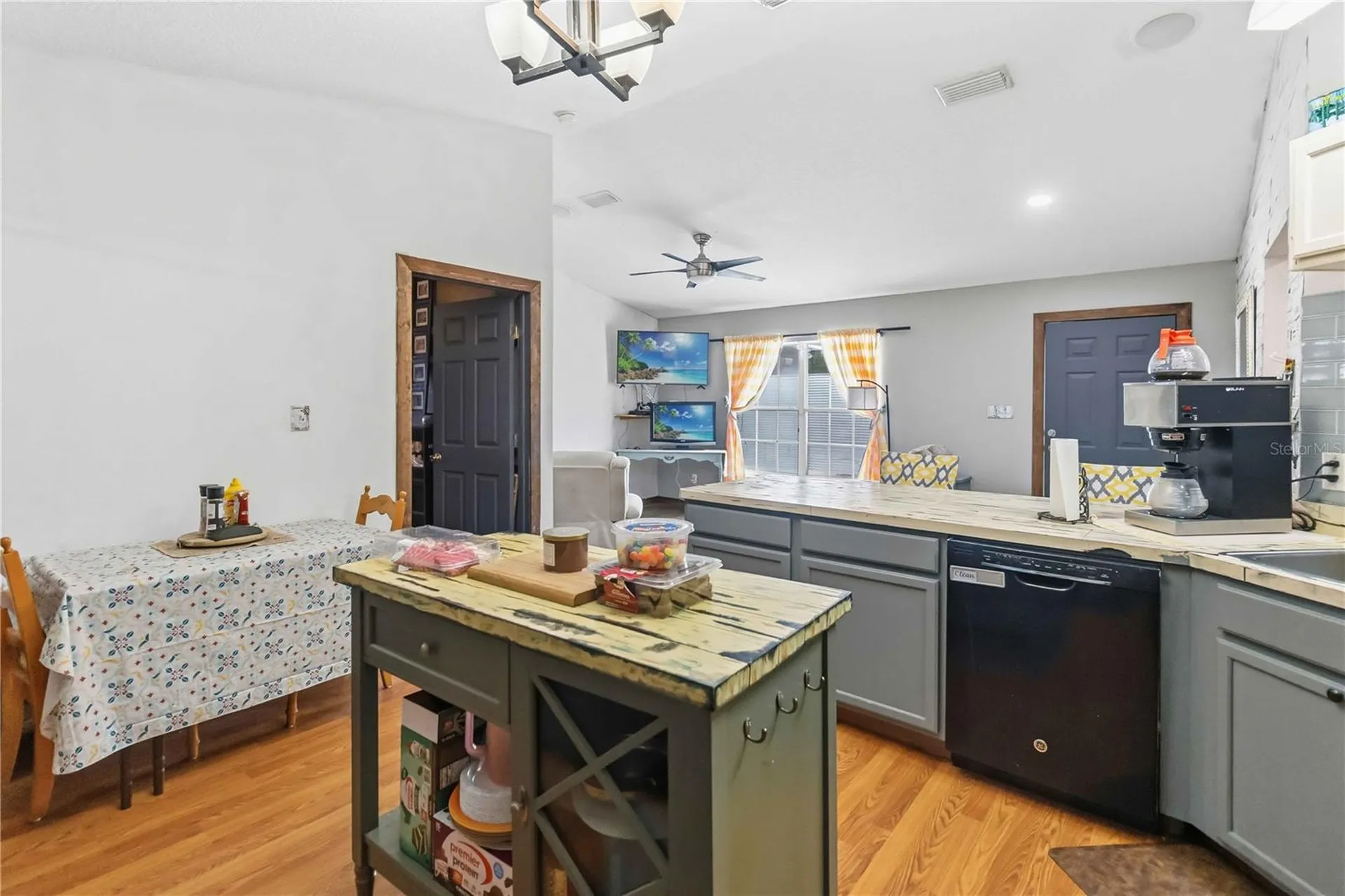 26141 Grassey Sprain Avenue Sorrento FL 32776