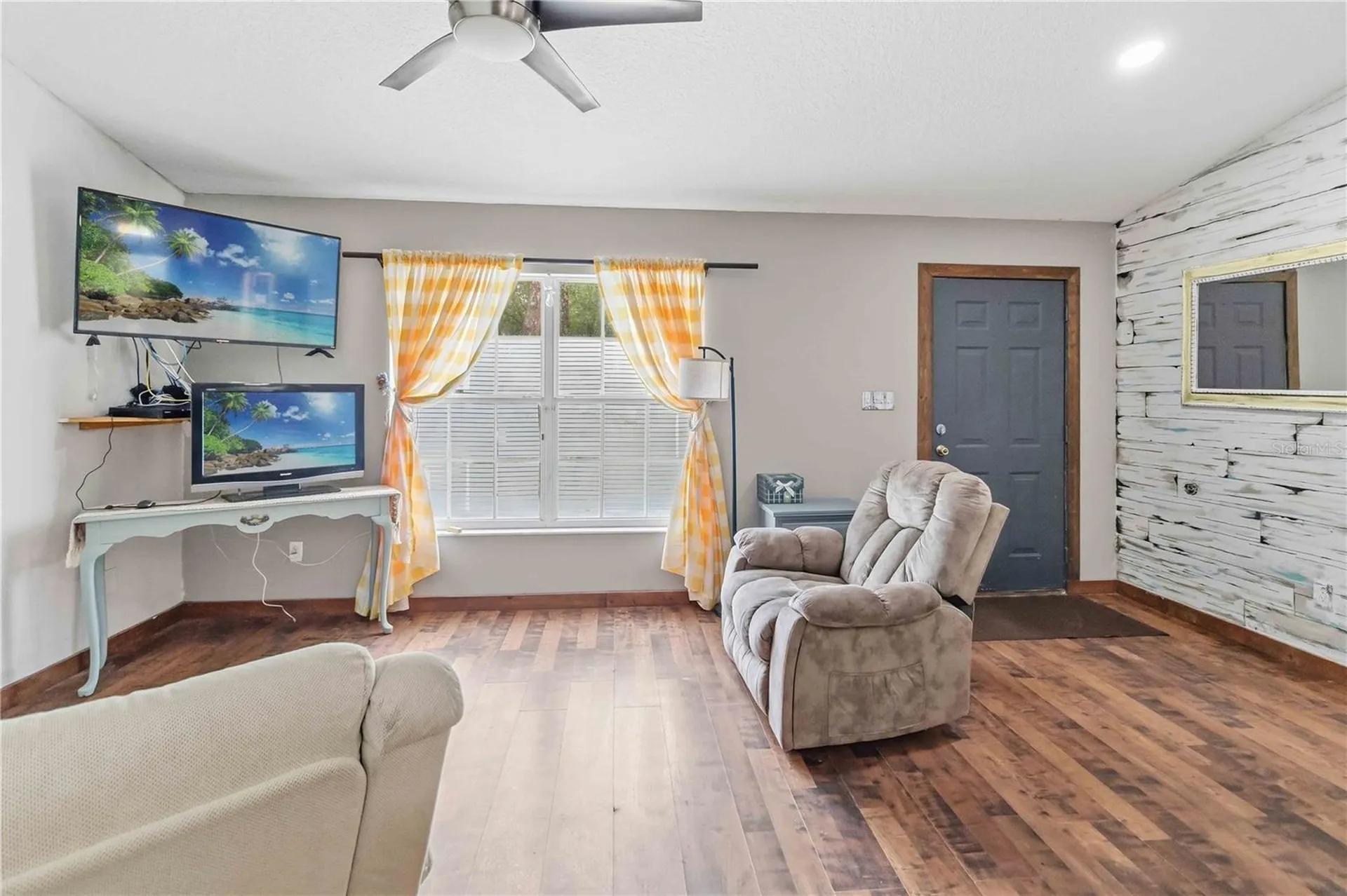 26141 Grassey Sprain Avenue Sorrento FL 32776
