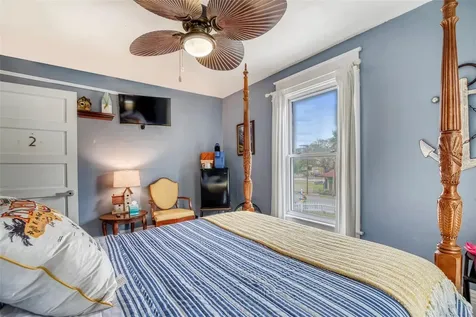 304 15th Street W Bradenton FL 34205