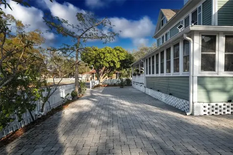 304 15th Street W Bradenton FL 34205