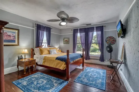 304 15th Street W Bradenton FL 34205