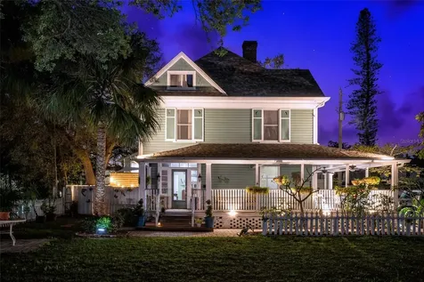 304 15th Street W Bradenton FL 34205