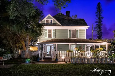 304 15th Street W Bradenton FL 34205