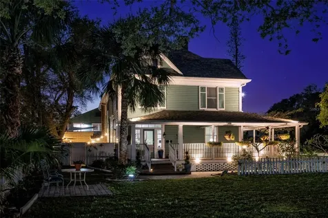 304 15th Street W Bradenton FL 34205