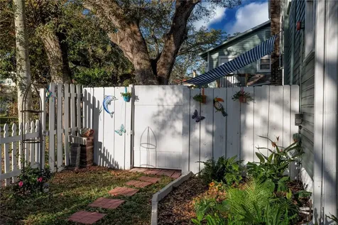 304 15th Street W Bradenton FL 34205