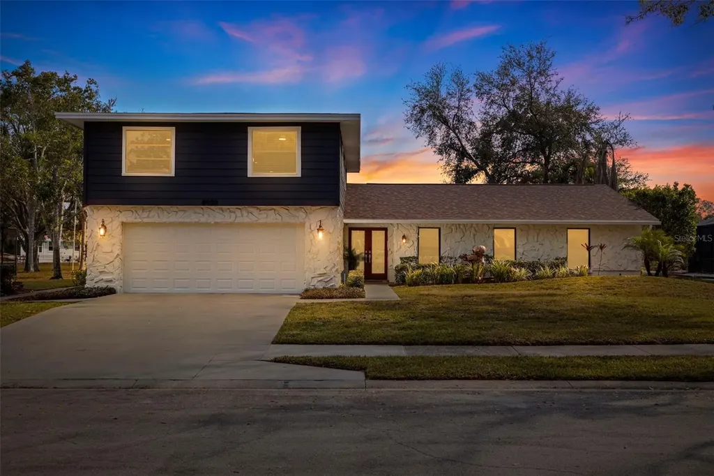 8950 Baywood Park Drive Seminole FL 33777