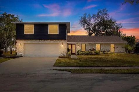 8950 Baywood Park Drive Seminole FL 33777