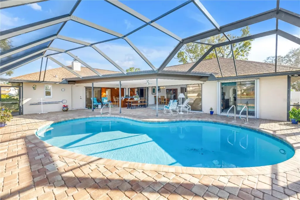 771 Suwannee Court NE St Petersburg FL 33702