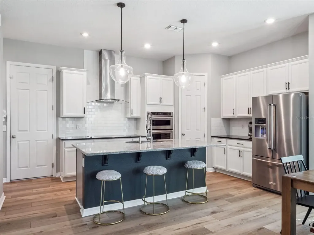 2259 White Feather Loop Oakland FL 34787
