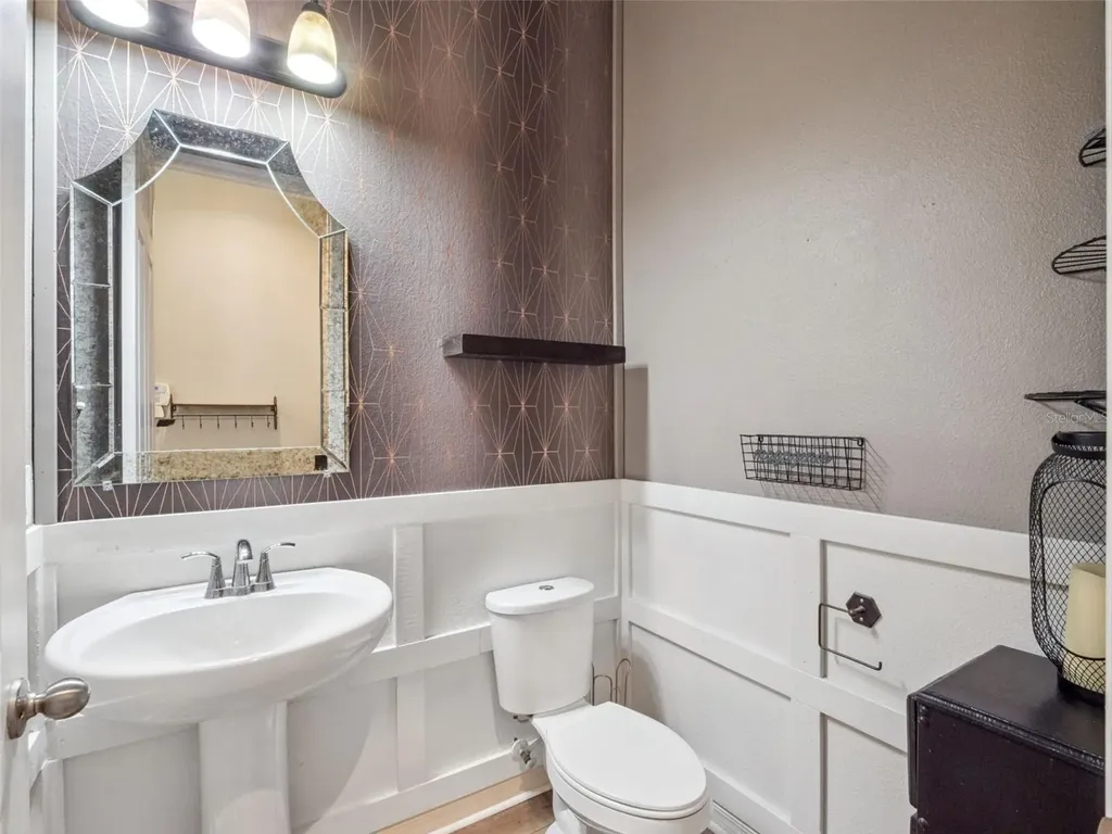 2259 White Feather Loop Oakland FL 34787