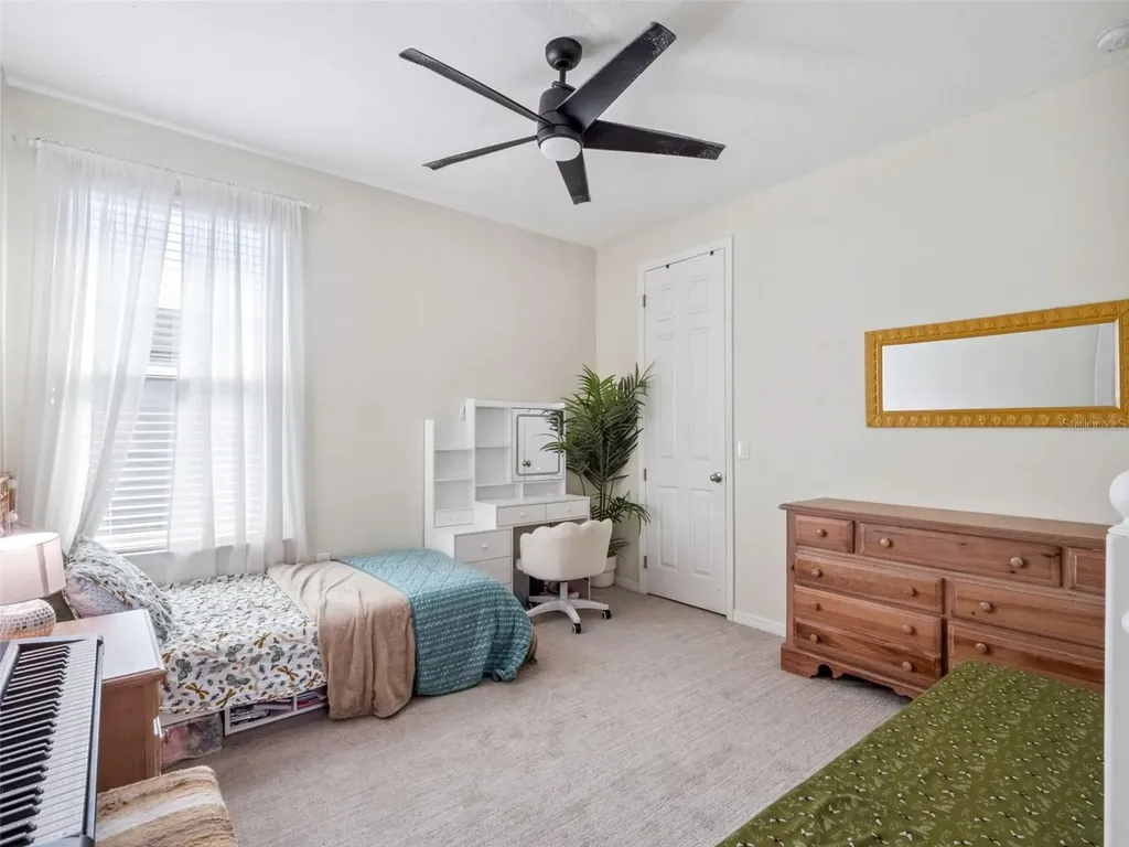 2259 White Feather Loop Oakland FL 34787