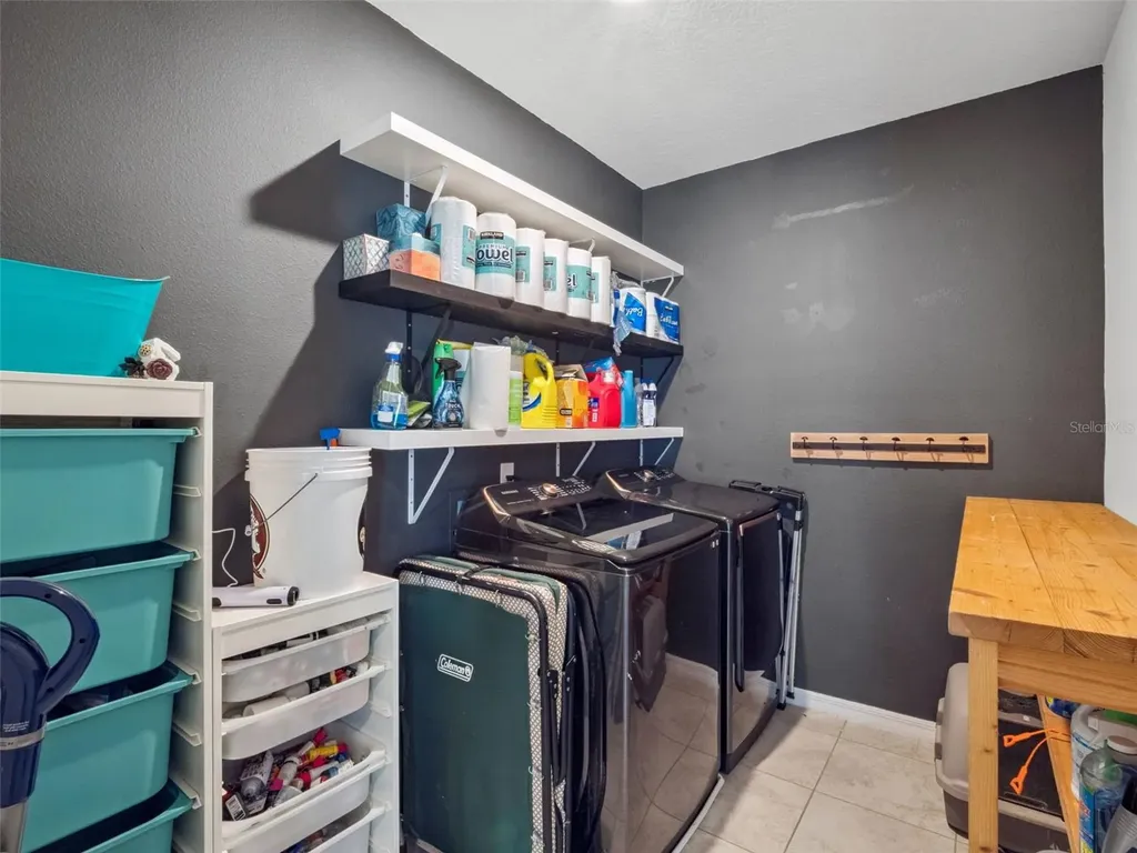 2259 White Feather Loop Oakland FL 34787