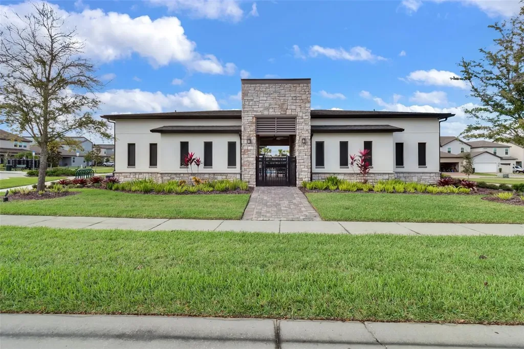 2259 White Feather Loop Oakland FL 34787