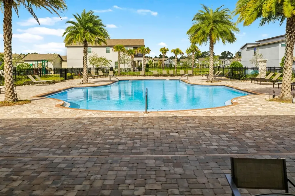 2259 White Feather Loop Oakland FL 34787